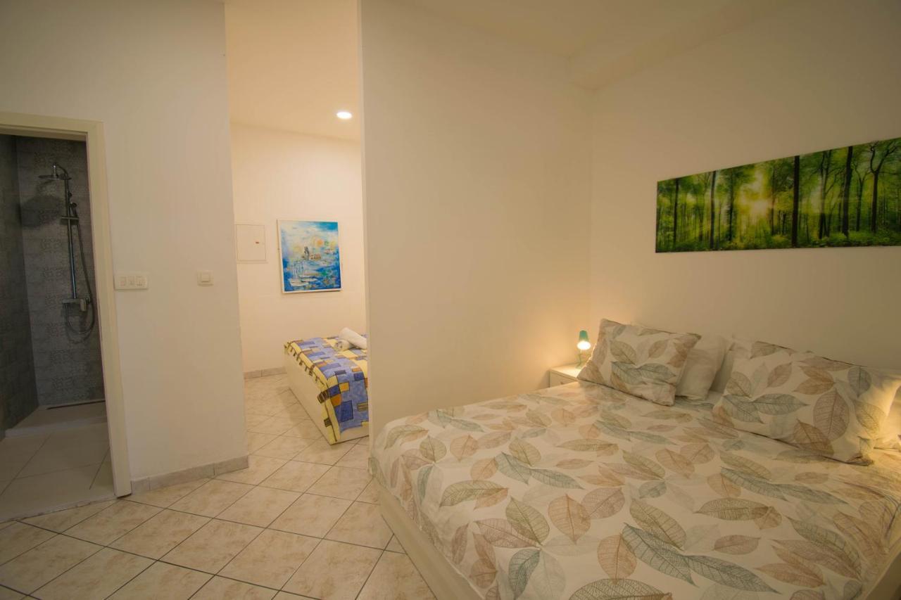 Family Apartment Manuela - Baška Voda エクステリア 写真